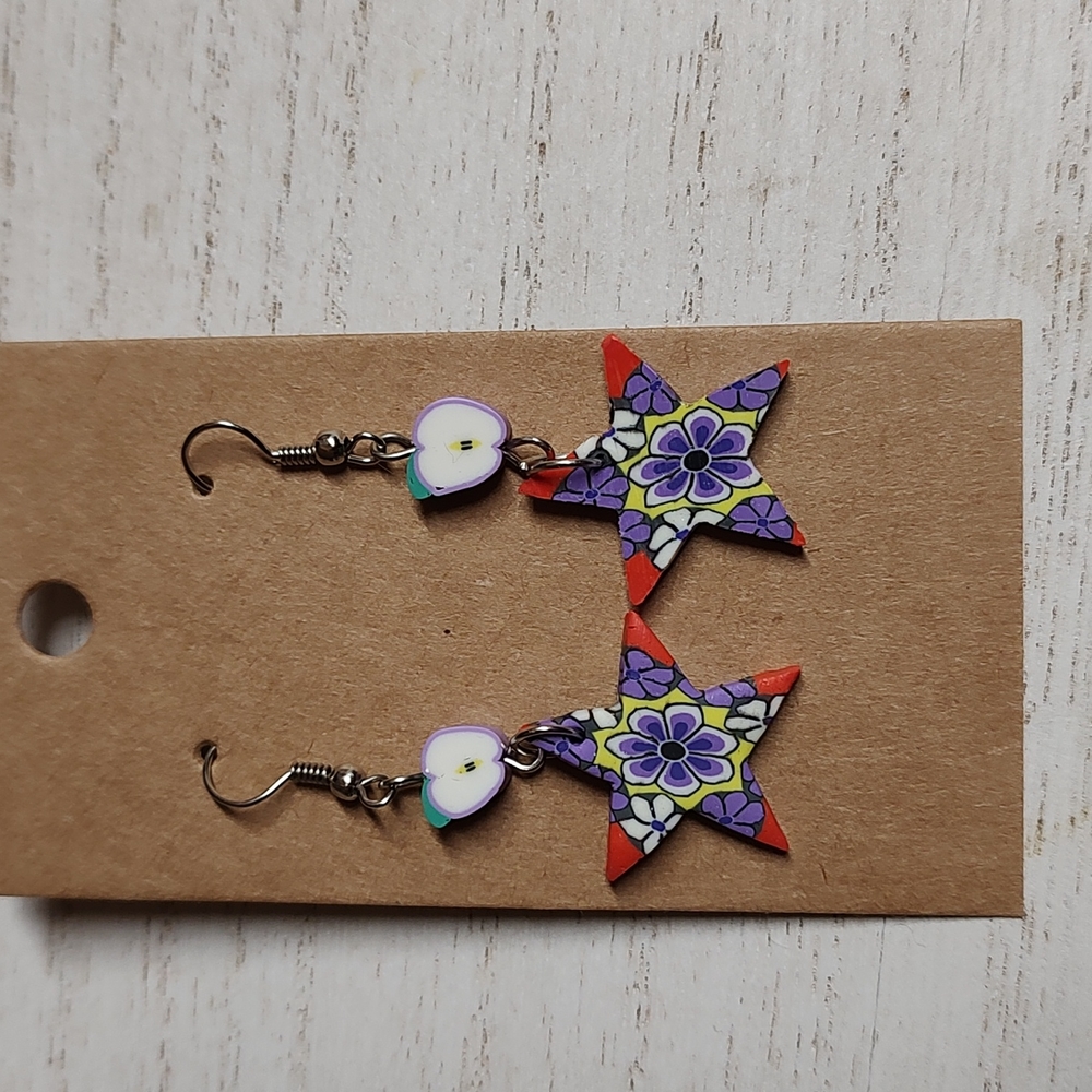 😻 3 For $15 Fun Flowery Multi Color Star Dangle Earrings